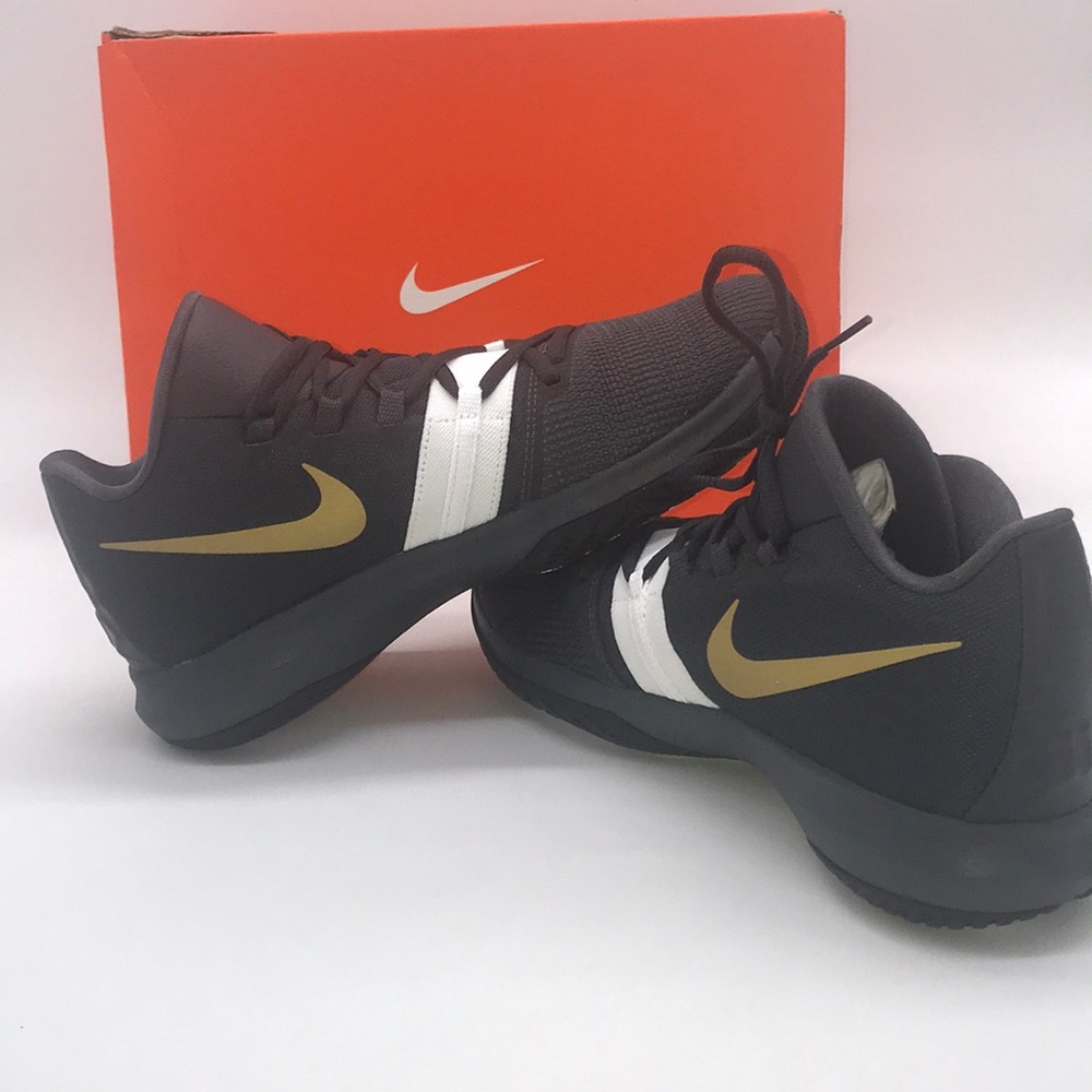 Men’s Nike Kyrie black gray green Celtics shoes - Picture 5 of 5